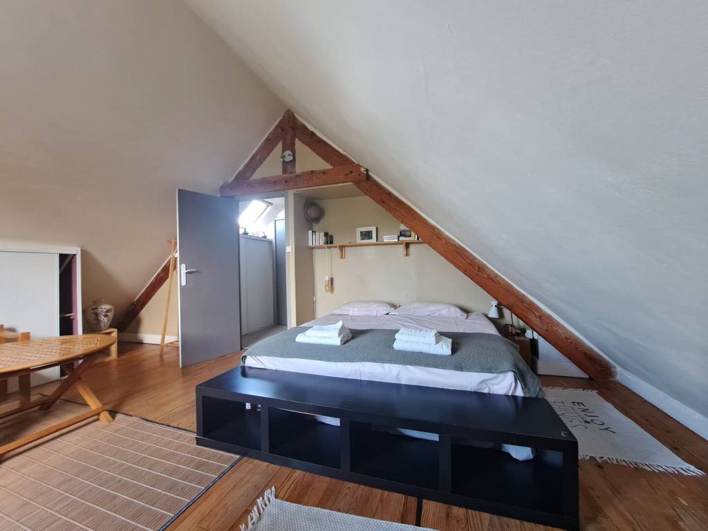 Grande chambre lit 180